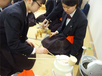 聖華高校茶道部の方と交流