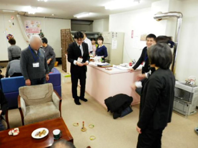 認知症疾患医療センターの院外活動「認知症カフェ」を取材