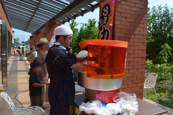 すずらん病院の中心で夏祭りを叫んだ中年