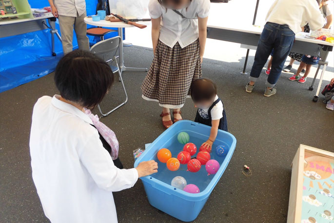 すずらん病院の中心で夏祭りを叫んだ中年