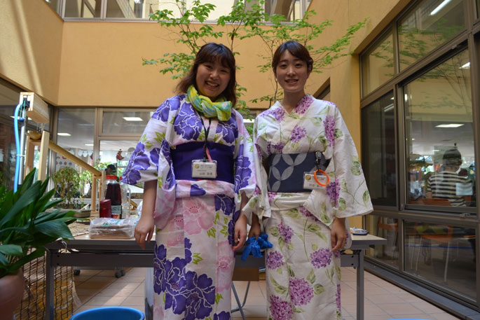 すずらん病院の中心で夏祭りを叫んだ中年